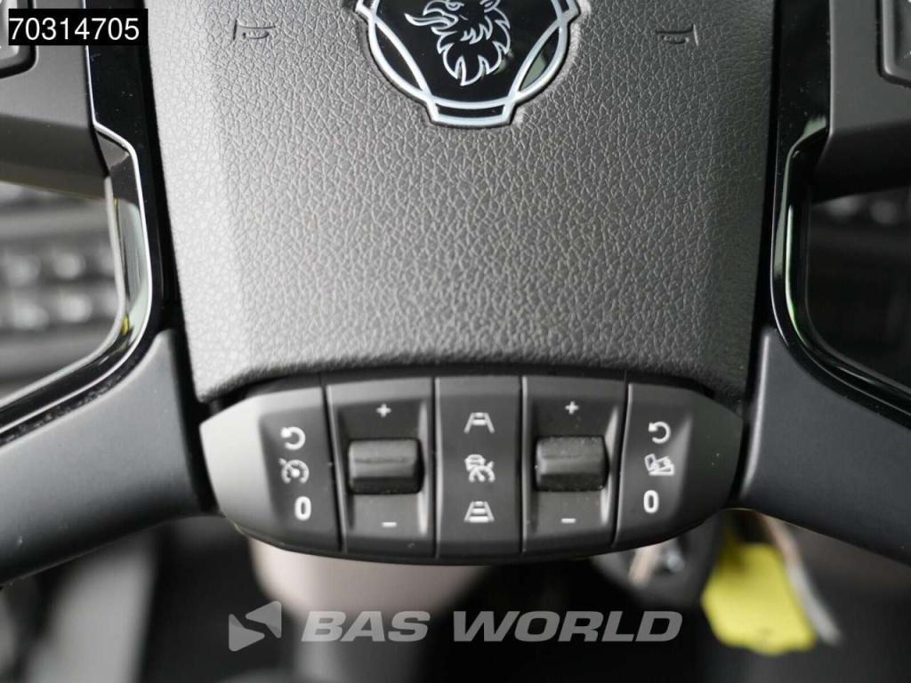 Scania S590 6X4 Full-Air Retarder 2xTanks Big-Axle Standklima Leder Navi Foto 25
