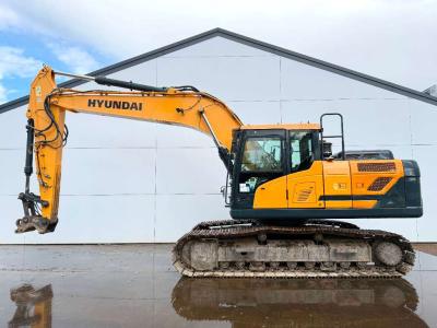 Hyundai HX220L - 360° Camera / Automatic Greasing