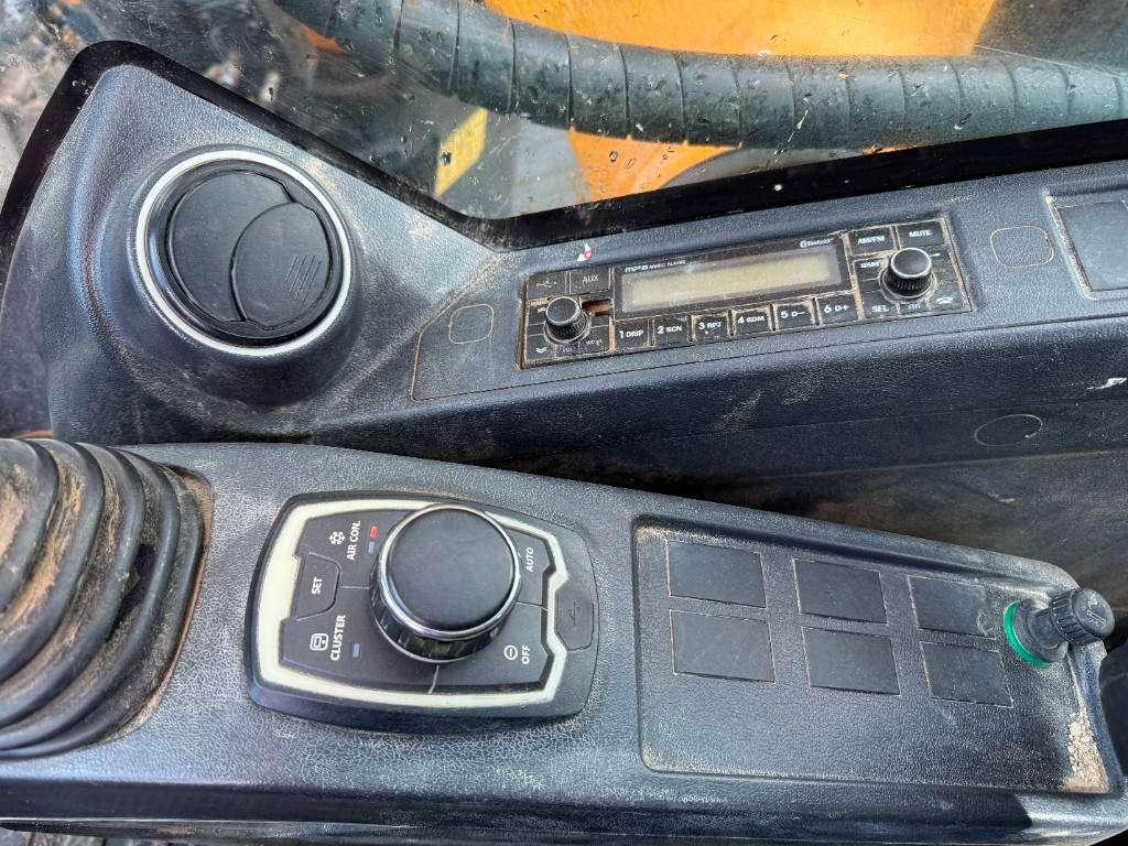 Hyundai HX220L - 360° Camera / Automatic Greasing Foto 11
