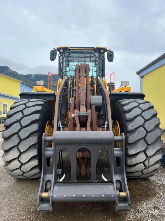 Volvo L220H Foto 3