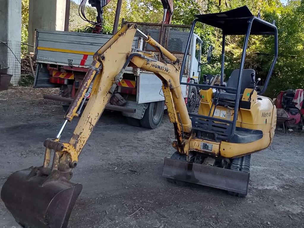 Komatsu PC 12r Foto 1