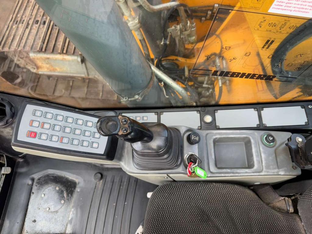 Liebherr R926 LC Foto 10