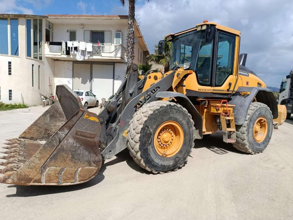 Volvo L90H Foto 1