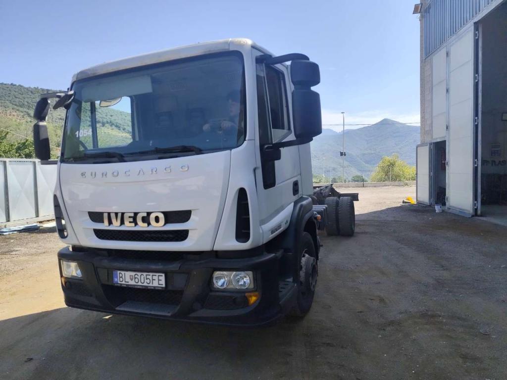 Iveco EUROCARGO 150E22P Foto 15