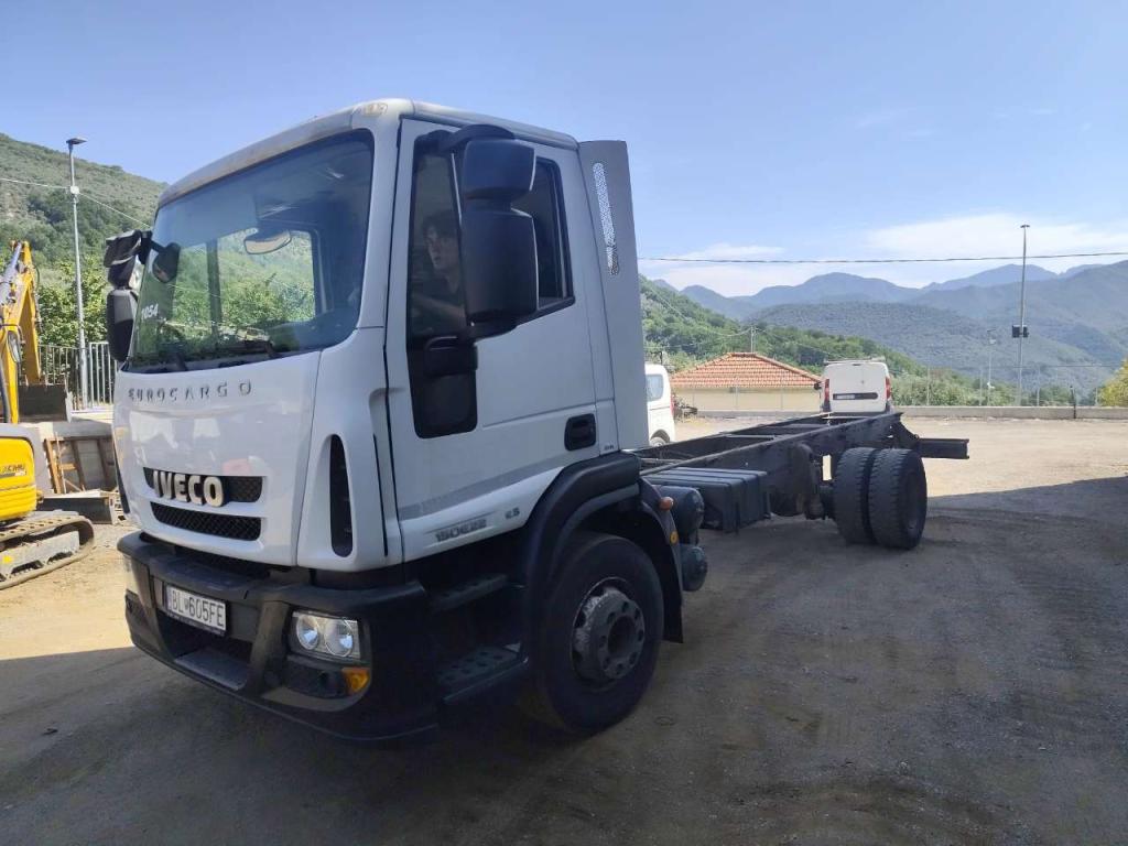Iveco EUROCARGO 150E22P Foto 18