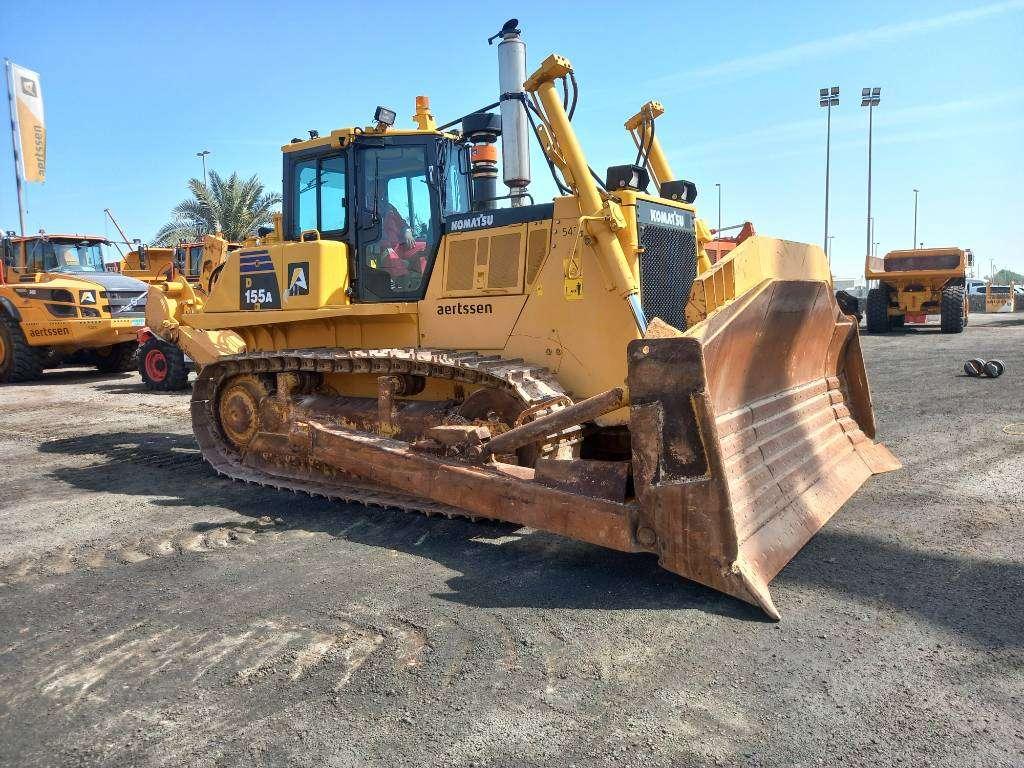 Komatsu D155A-6R (4pcs available for sale in Abu Dhabi) Foto 4