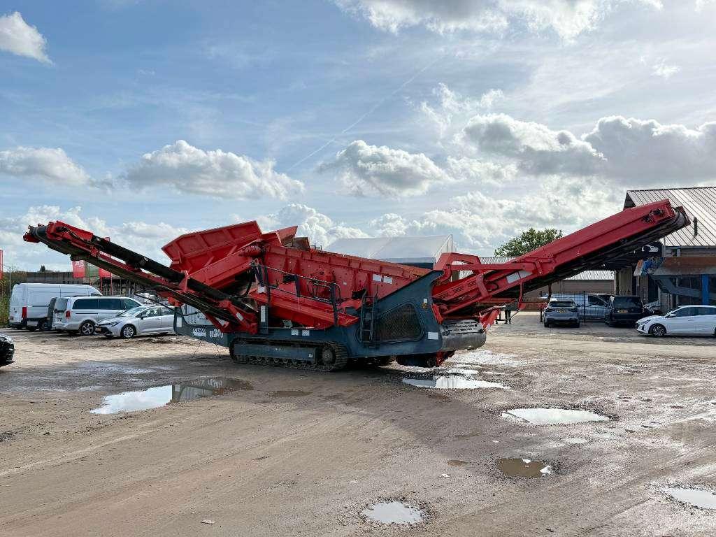 Sandvik QE340 - Caterpillar Engine / 2 Side Convey Foto 5