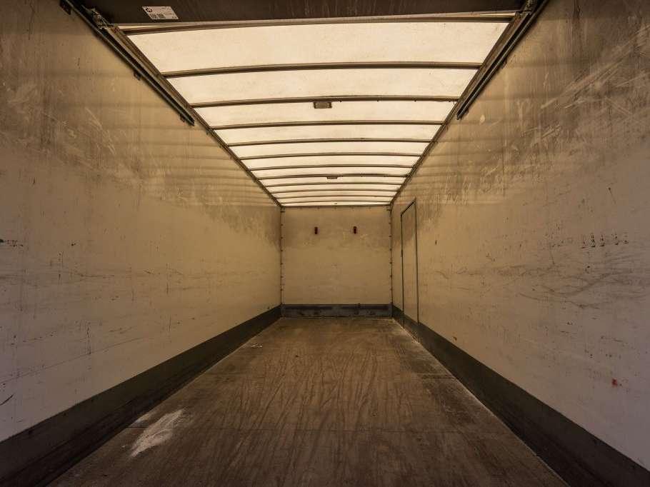 Renault D26.320-6x2+DHOLLANDIA 2T. Foto 12