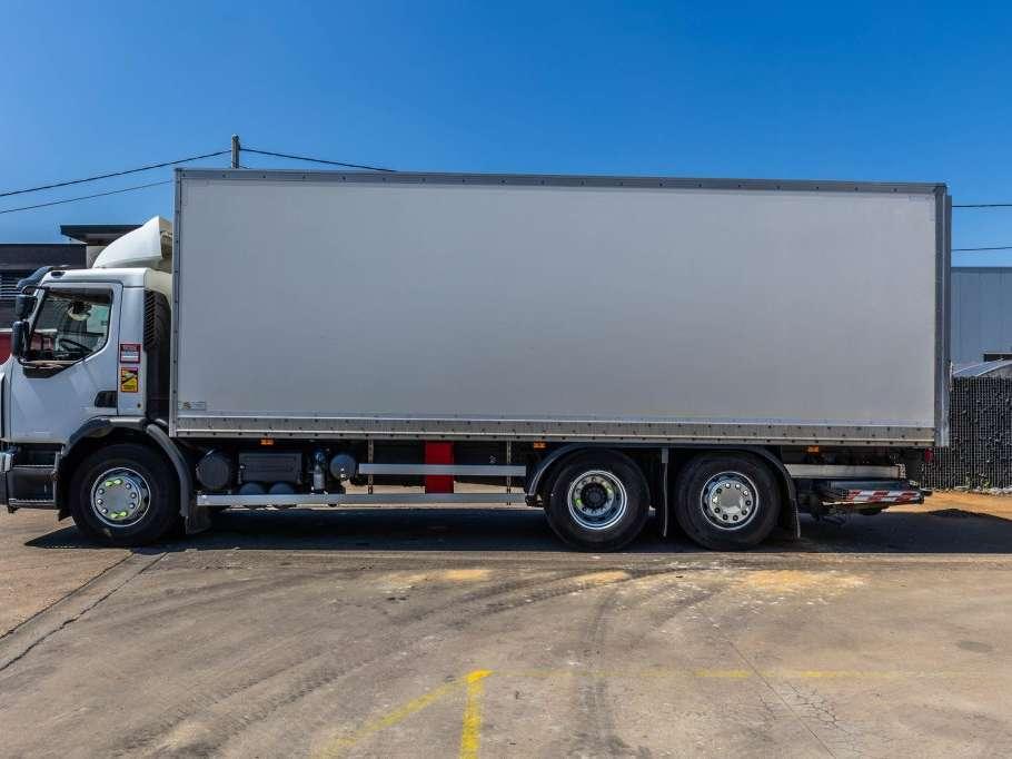 Renault D26.320-6x2+DHOLLANDIA 2T. Foto 2