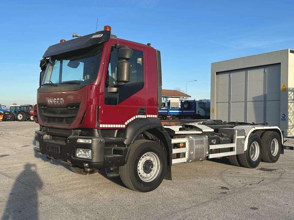 Iveco TRAKKER 450 6x4 Foto 1