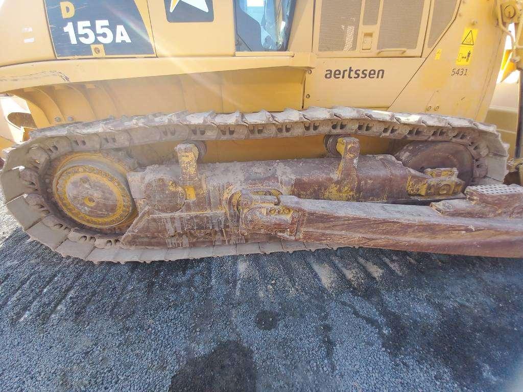 Komatsu D155A-6R (4pcs available for sale in Abu Dhabi) Foto 12