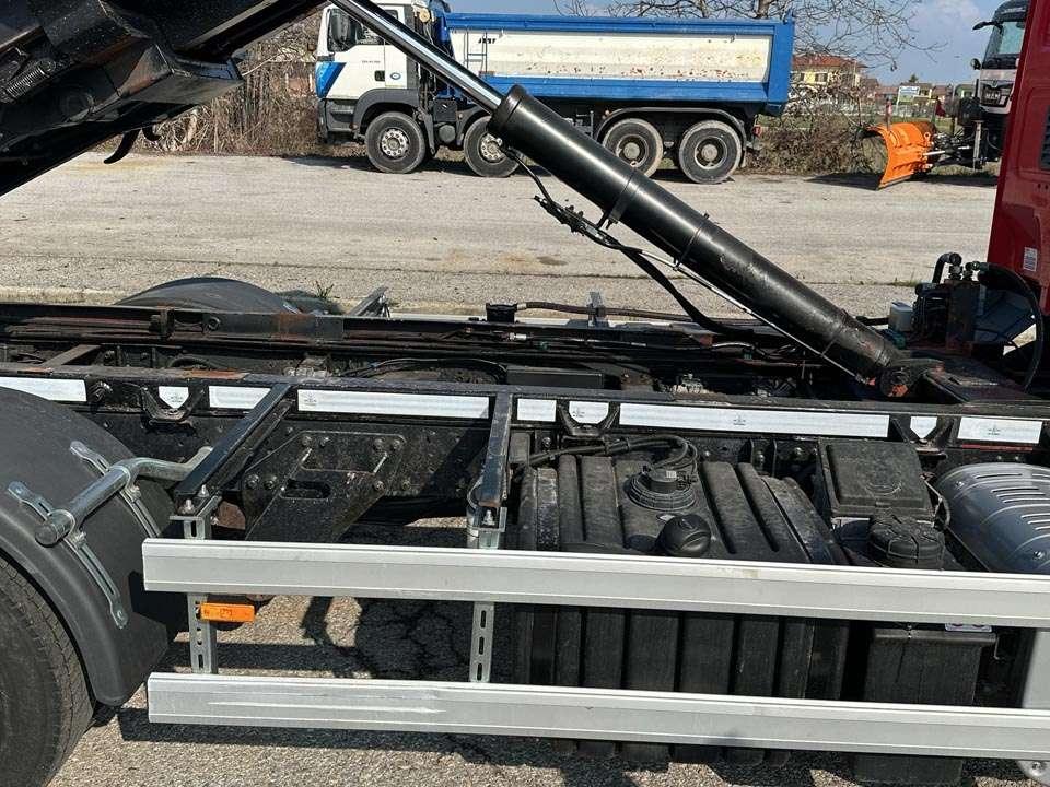 Iveco EUROCARGO 90E18 4X2 Foto 13