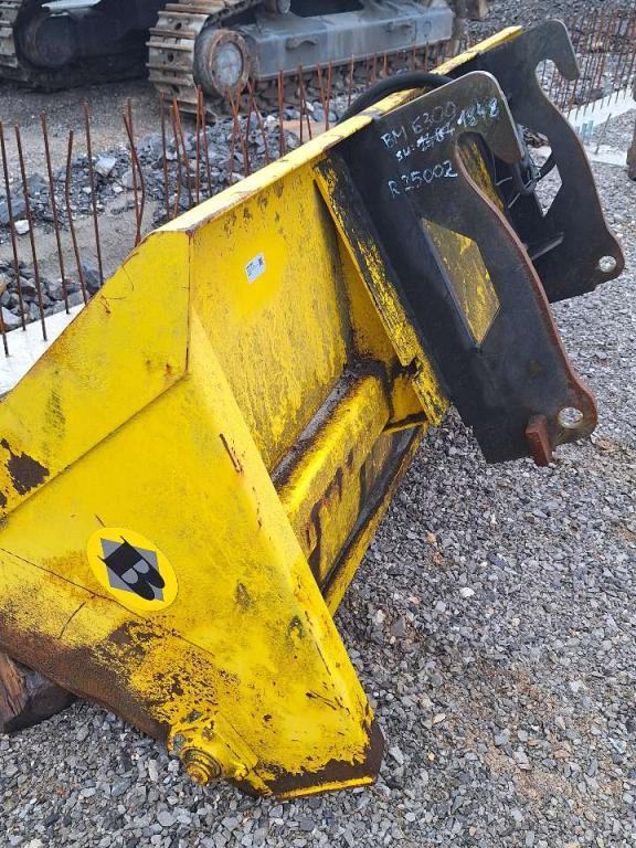 hook-on 2500 mm Embankment filling bucket Foto 5