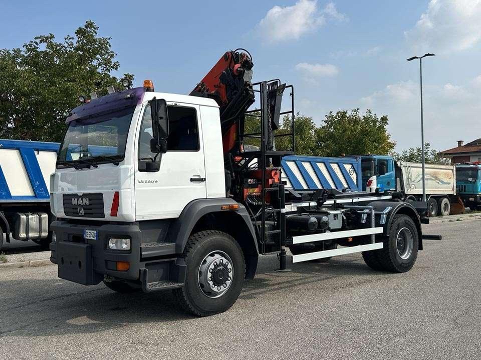 Man LE280B 4x4 Foto 1