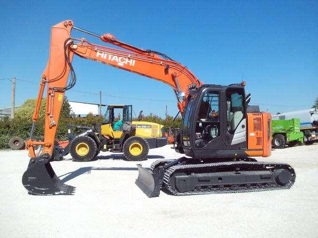 Hitachi ZX135US-6 Foto 4