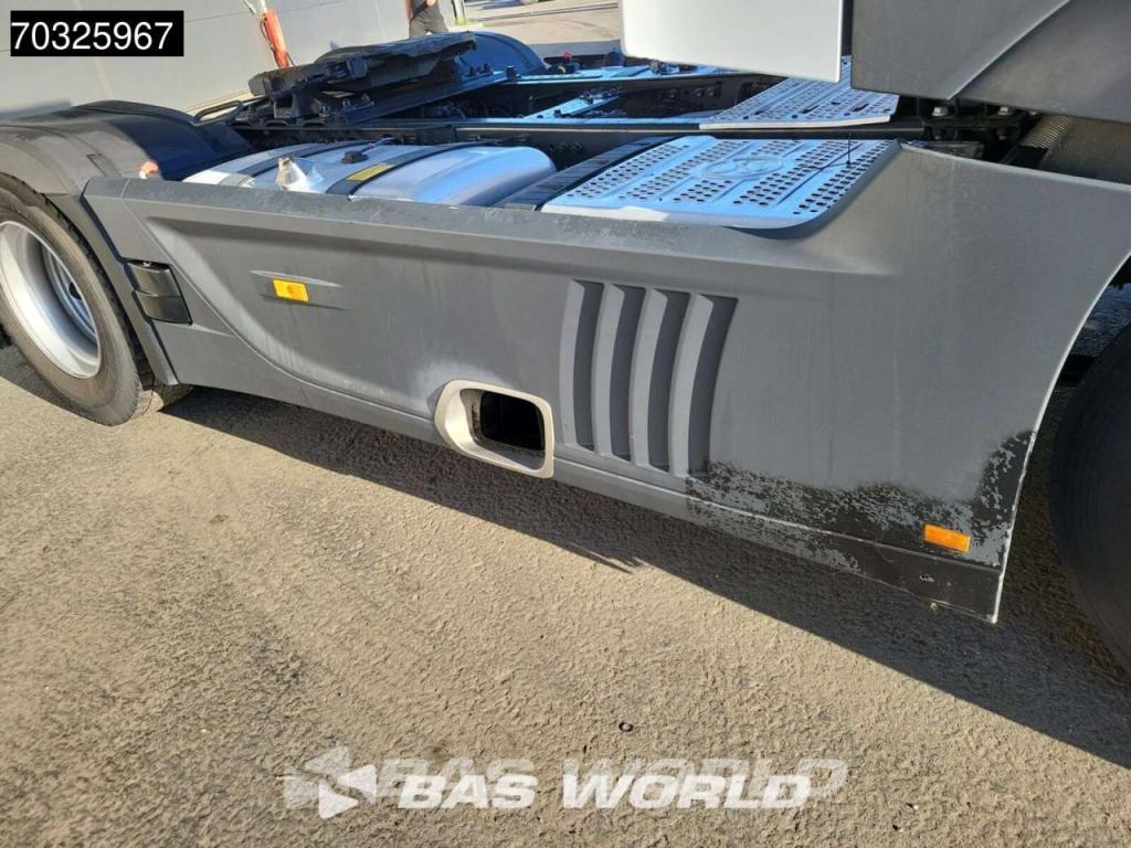 Mercedes-Benz Actros 1845 4X2 BigSpace Retarder 2x Tanks Standklima Navi Foto 13