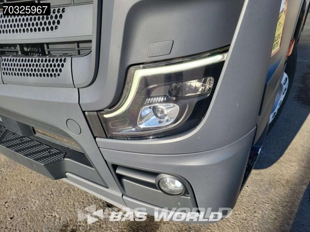 Mercedes-Benz Actros 1845 4X2 BigSpace Retarder 2x Tanks Standklima Navi Foto 7