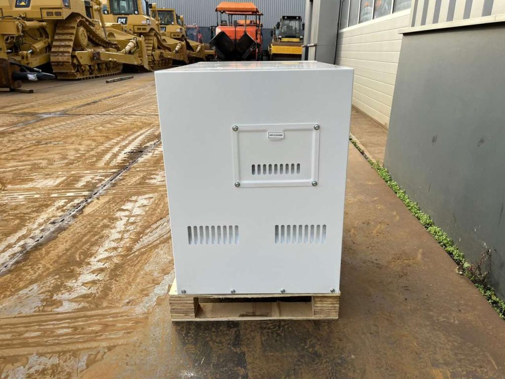Giga Power PLD12000SE 10 kVA silent generator Foto 4