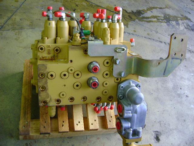 Distributore idraulico per Caterpillar 315C Foto 1