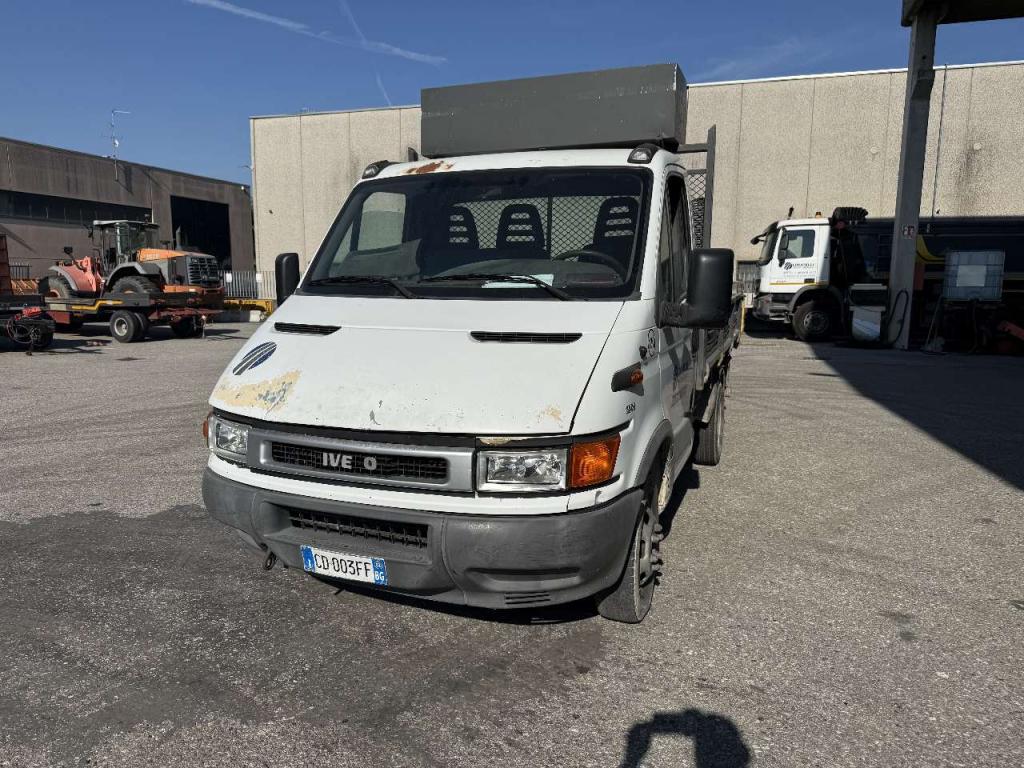 Iveco DAILY 35C9A Foto 2