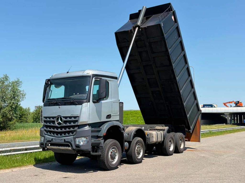 Mercedes-Benz Arocs 4848 8x8 tipper Foto 10