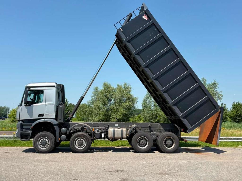 Mercedes-Benz Arocs 4848 8x8 tipper Foto 12