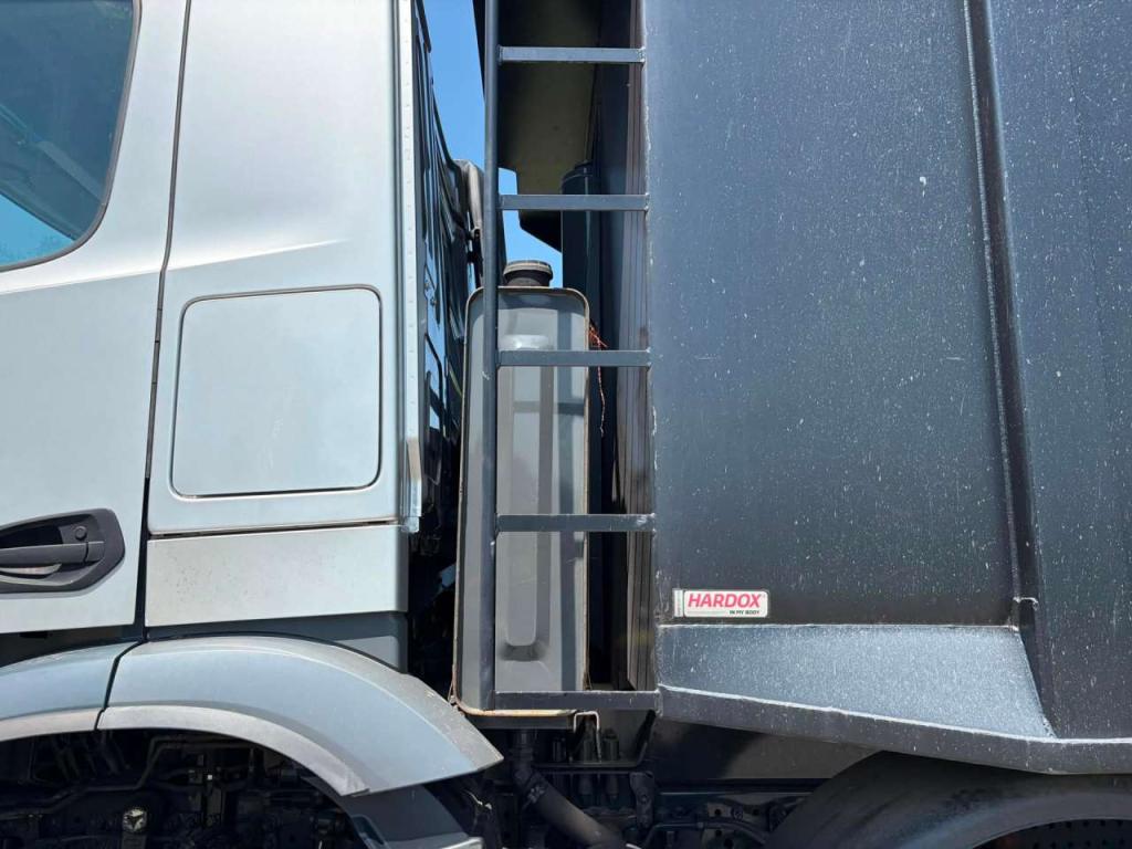Mercedes-Benz Arocs 4848 8x8 tipper Foto 15