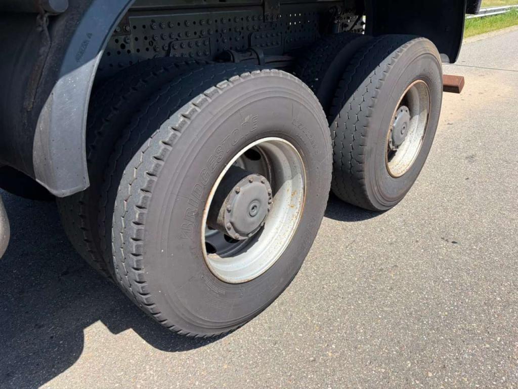 Mercedes-Benz Arocs 4848 8x8 tipper Foto 19