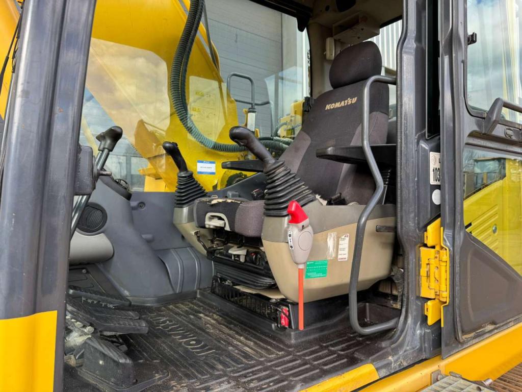 Komatsu PC240LC-10 Foto 19