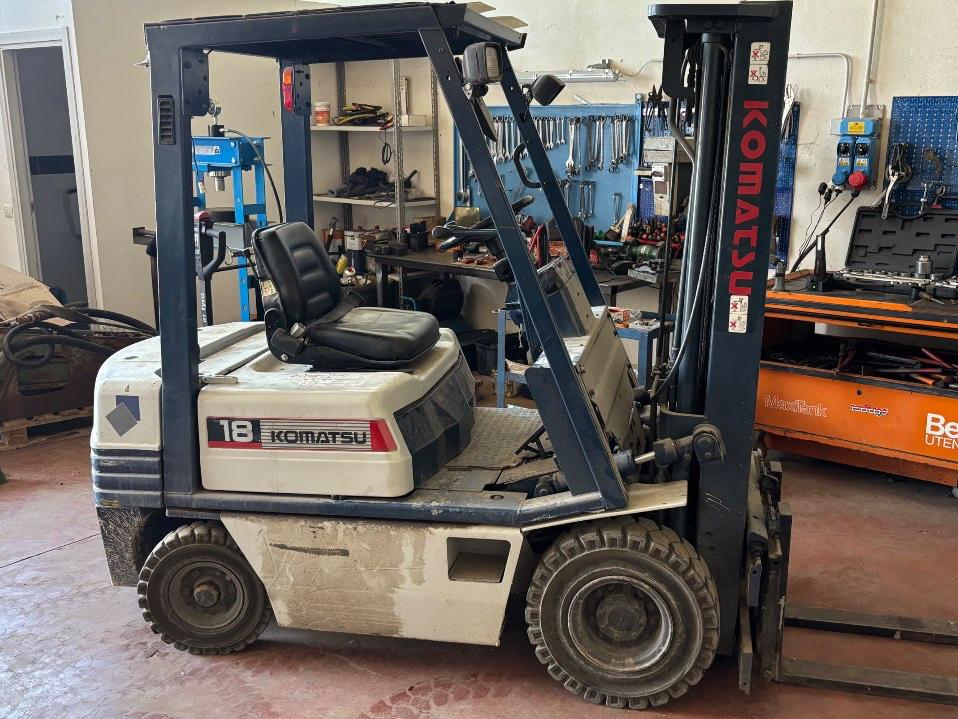 Komatsu 18D Foto 1
