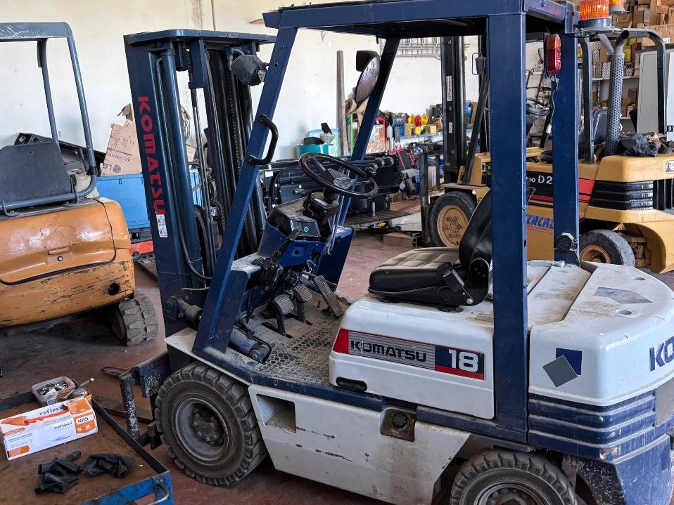 Komatsu 18D Foto 3