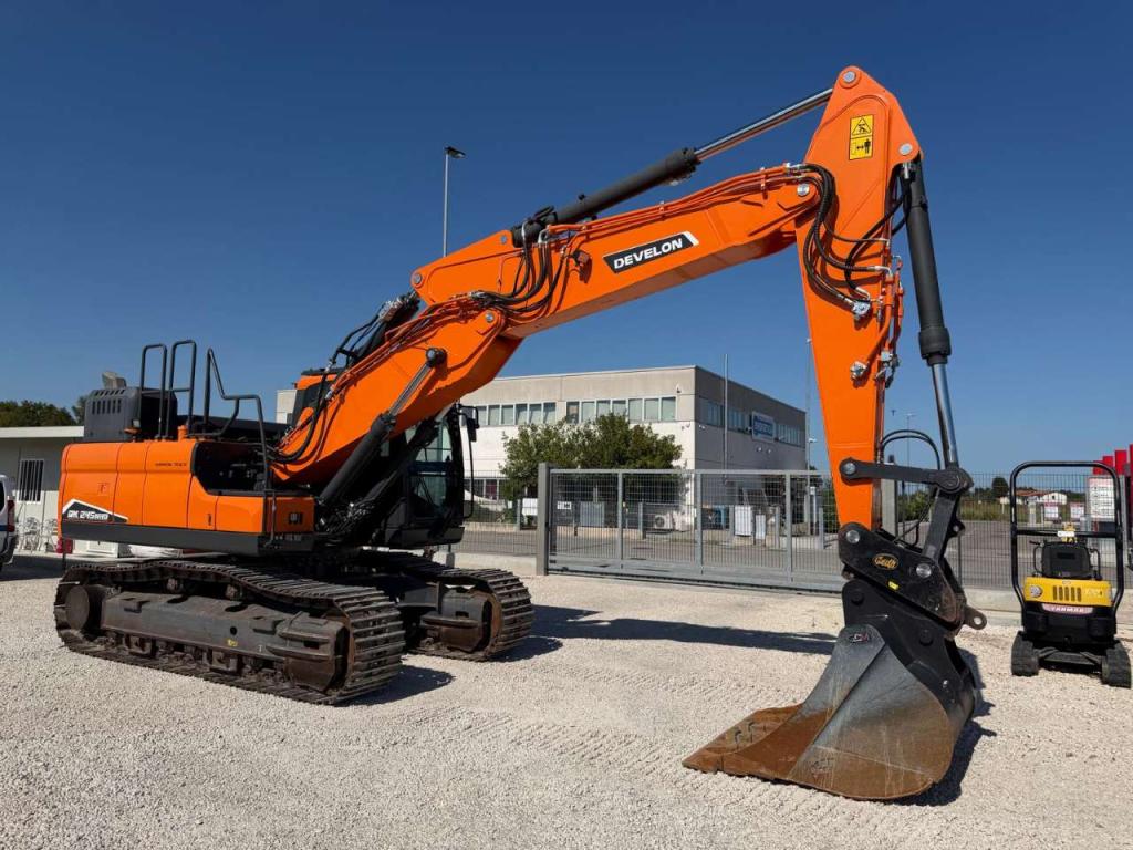 Develon DX245NHD-7 Foto 2