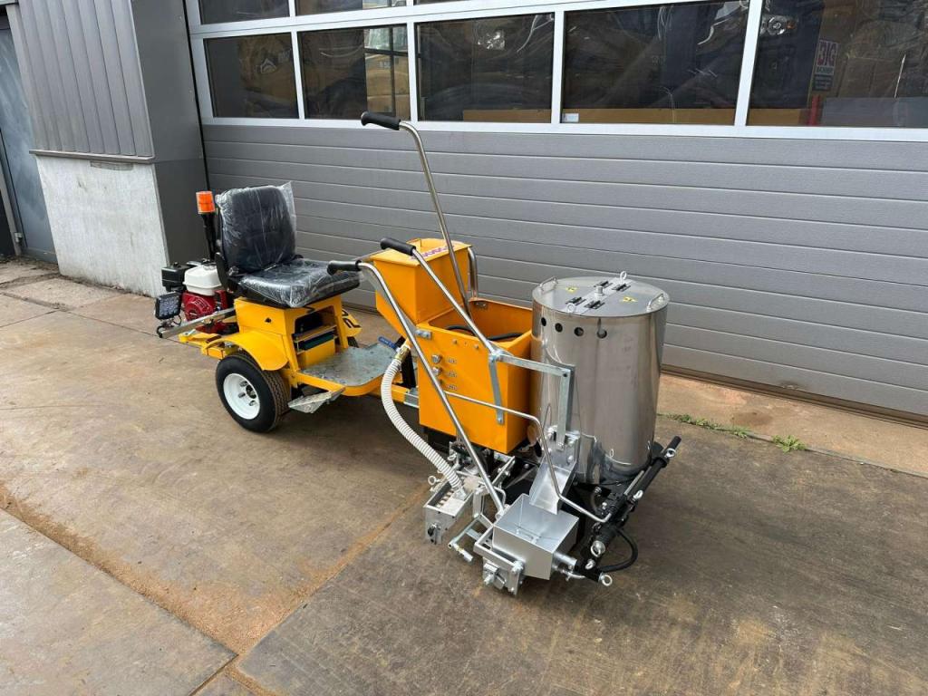 Giga Power 860 Road Marking Machine Foto 4