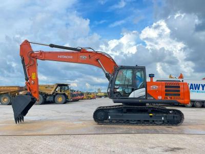 Hitachi ZX220LC-5G Foto 1