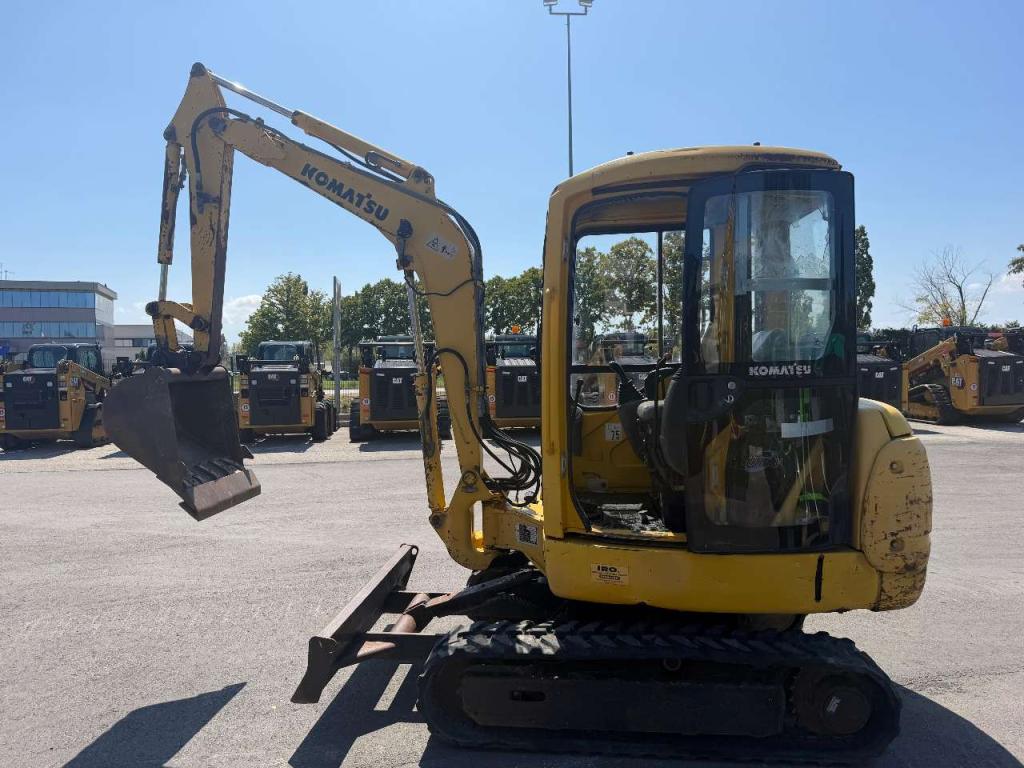 Komatsu PC 27 R-8 Foto 1