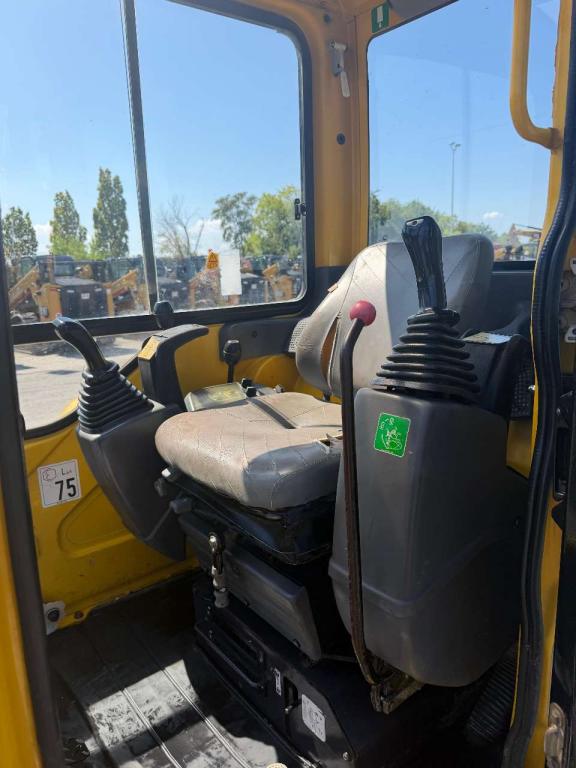 Komatsu PC 27 R-8 Foto 5