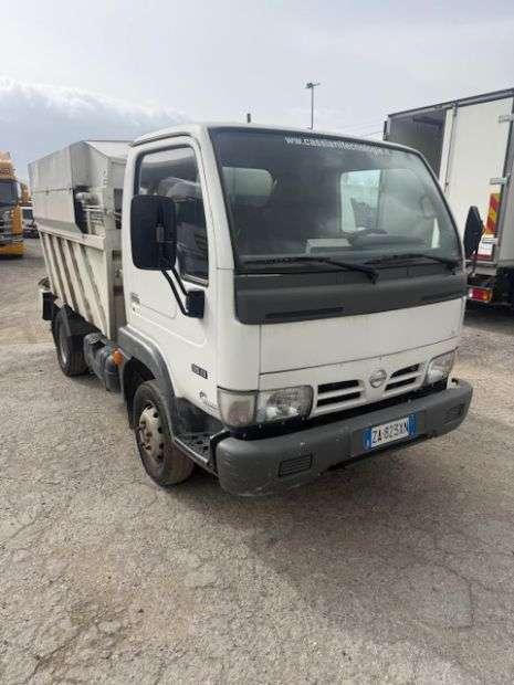 Nissan Cabstar Foto 2