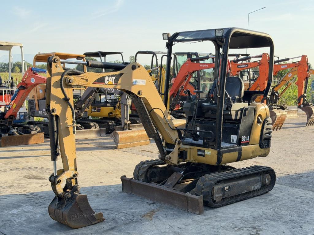 Caterpillar 301.8 Foto 1