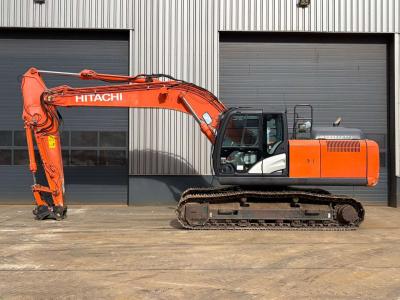 Hitachi ZX210 LC - 6 - CE certified in vendita da Big Machinery