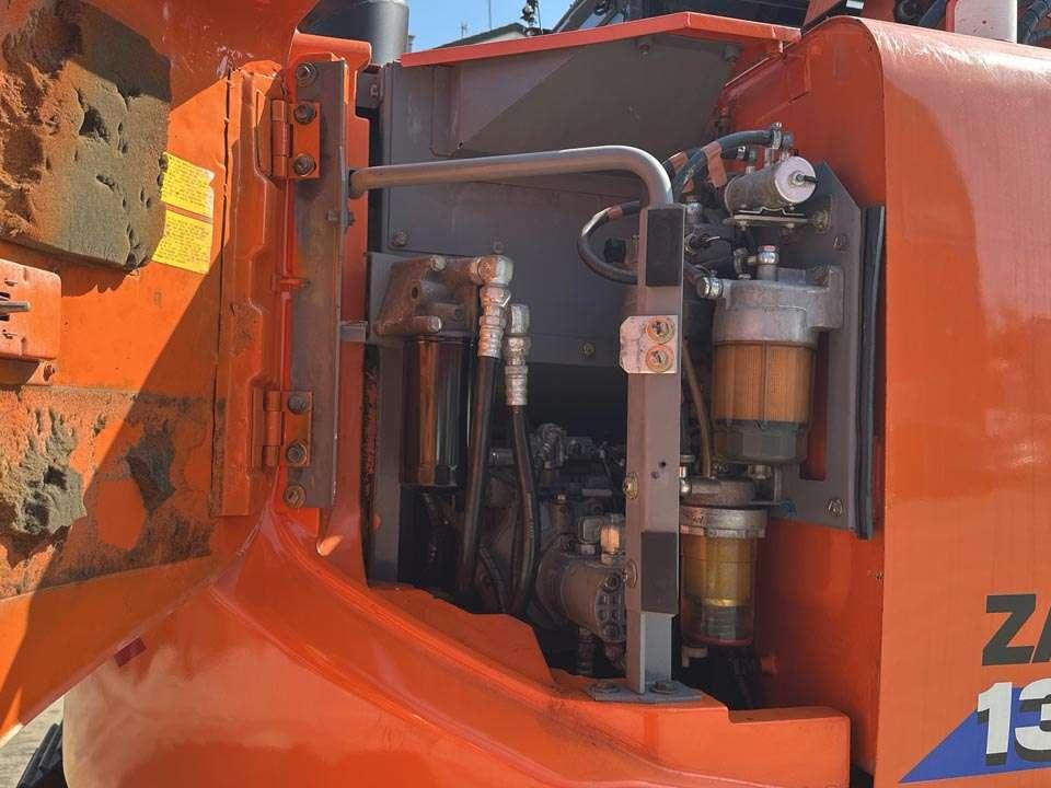 Hitachi ZX135US-5B TUNNELING Foto 9