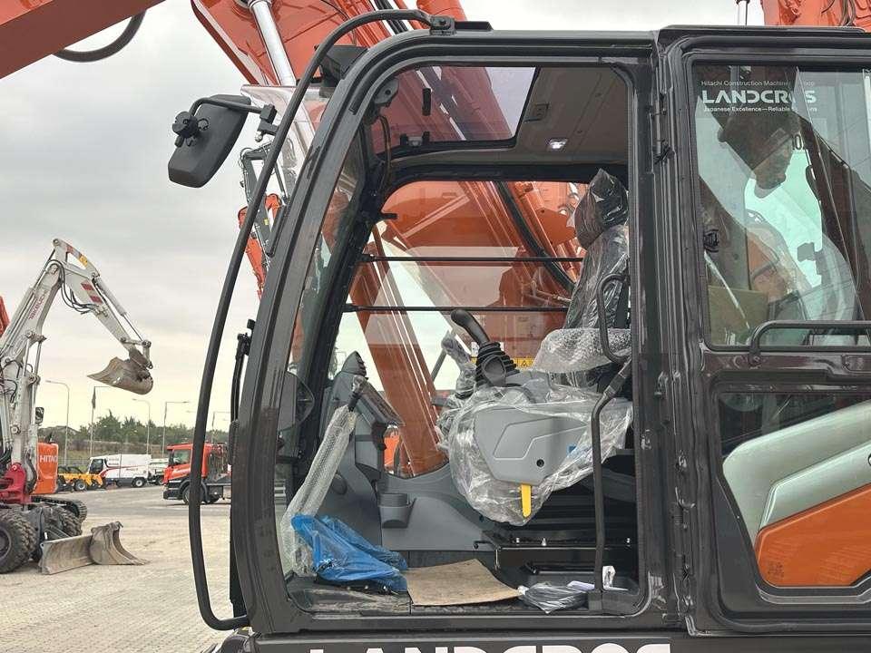 Hitachi ZX240N-7 Foto 11