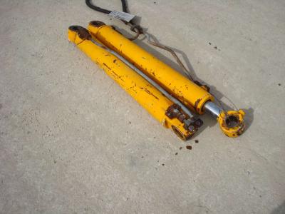 Pistone sollevamento per per Muletto Mecalac 8CXI in vendita da OLM 90 Srl