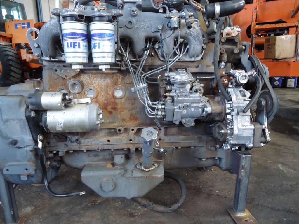 Motore a scoppio per 8065.25 per Fiat Hitachi W130-130PL Foto 3