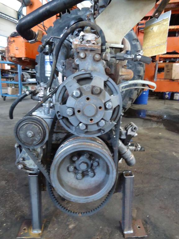 Motore a scoppio per 8065.25 per Fiat Hitachi W130-130PL Foto 4