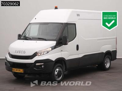Iveco Daily 35C14 Luchtvering Euro6 Trekhaak Dubbellucht Airco L2H2 L2 3520 A/C Cruise control in vendita da BAS World B.V.