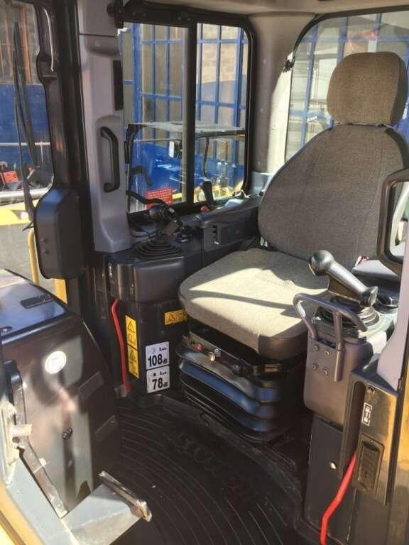 Komatsu D65WX-16 Foto 9
