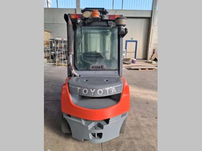 Toyota 06-8FD25F in vendita da Deal Di Balliu Mentor & c. Sas