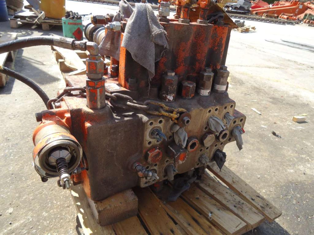 Distributore idraulico per Fiat Hitachi FH300 Foto 3