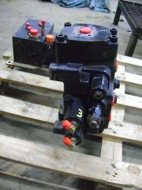 Distributore idraulico per Fiat Hitachi W 270 Foto 3