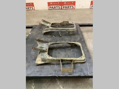 Cornice per faro per Iveco 260/330 F 35 in vendita da Massucco T. Srl Area Ricambi